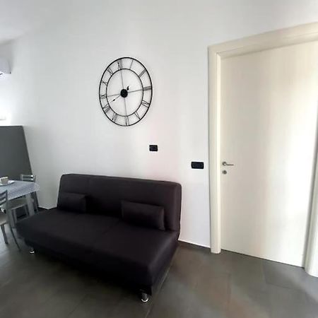 Nice House Luminoso Con Terrazzo Gallarate Buitenkant foto